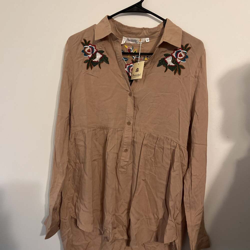 Available by Angela Fashion Beige Tan Shirt Multicolor Flowers Embroidery Size S